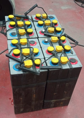 Pacco Batterie da trazione (12 elementi) 3+3+3+3 - 400AH/C5 usate Stato vita: 62% - codice RRM-103-12X5PZS400