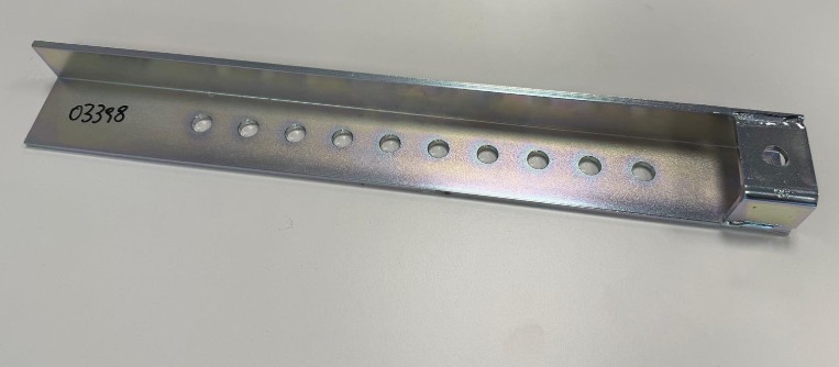 ADJUSTING BRACKET, LEFT - codice 03398