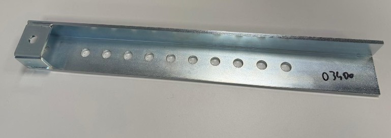 ADJUSTING BRACKET, RIGHT - codice 03400