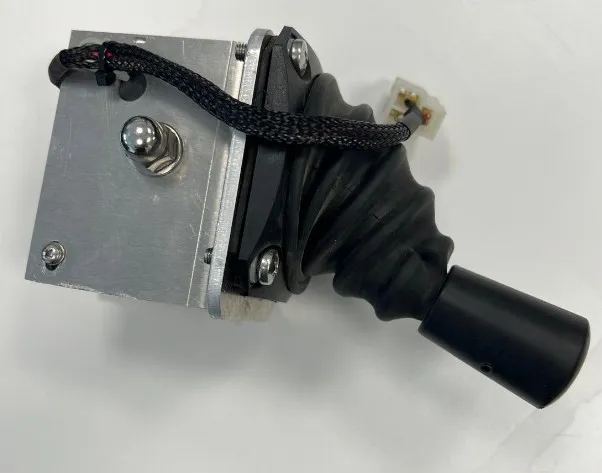 Leva proporzionale completa di cuffia in gomma - codice 46-K-RB100600