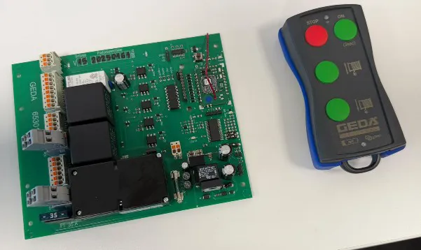 1 - SCHEDA DI CONTROLLO CON RADIOCOMANDO (VERSIONE 15) - Codice K06276