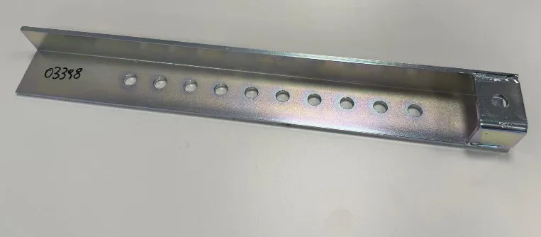 ADJUSTING BRACKET, LEFT - codice 03398